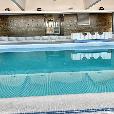 Eiffel Tower View & Pool Appartamento *