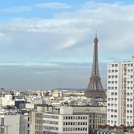 Eiffel Tower View & Pool Apartment